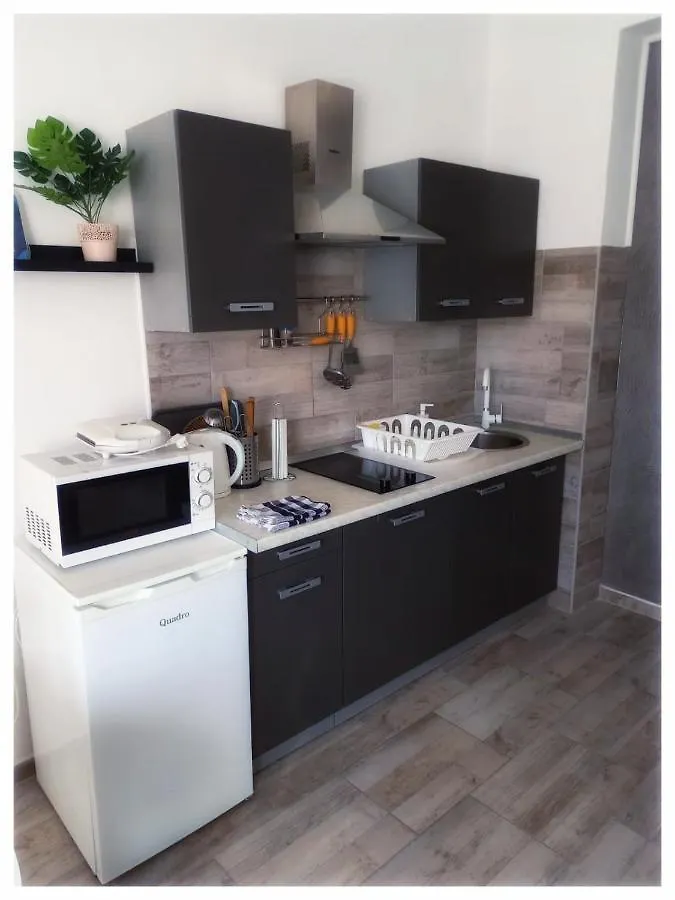 Apartmani Alma Pula 0*,